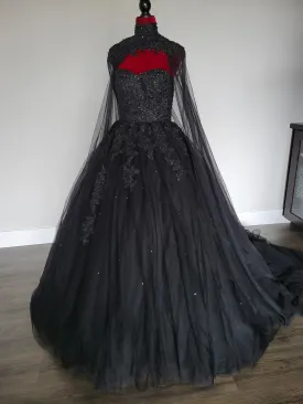 Black Full Ballgown With High Neck Veil Wedding Dress Bridal Gown With Long Train Sleeveless Sweetheart Strapless