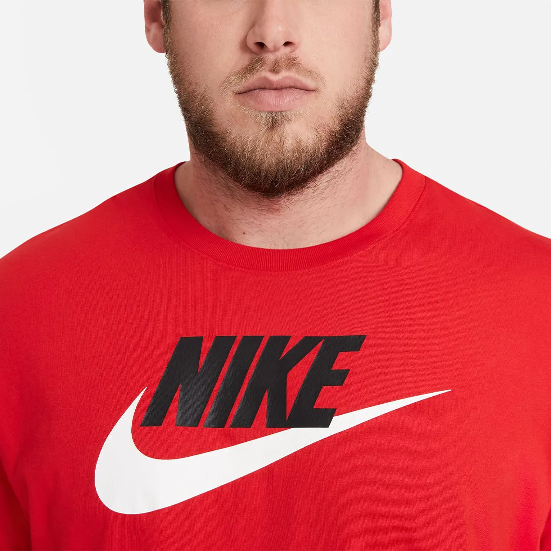 Nike Sportswear Men's T-Shirt in Red