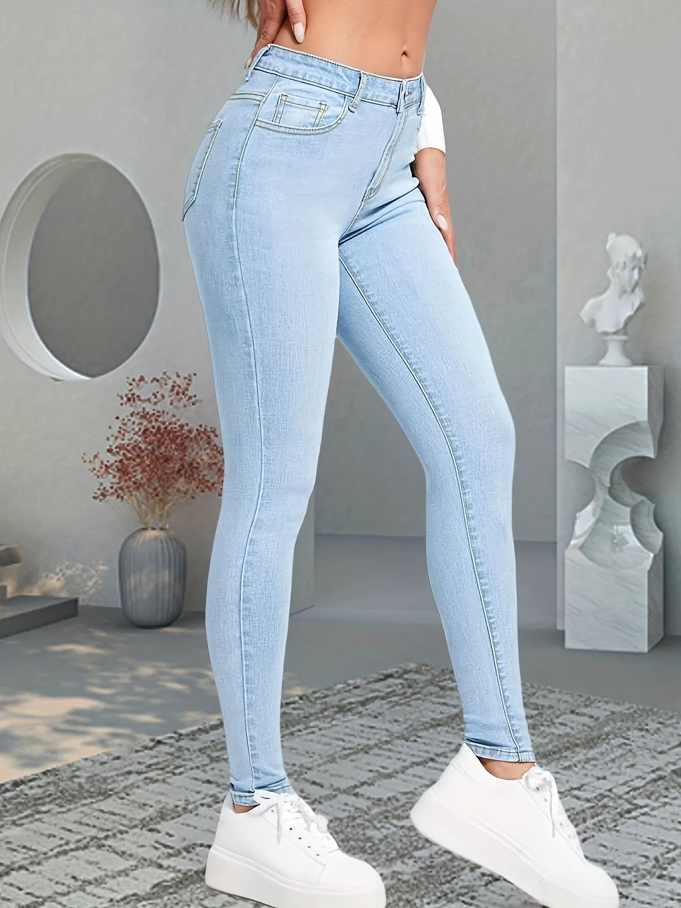 Ultra flattering skinny jeans for stylish women