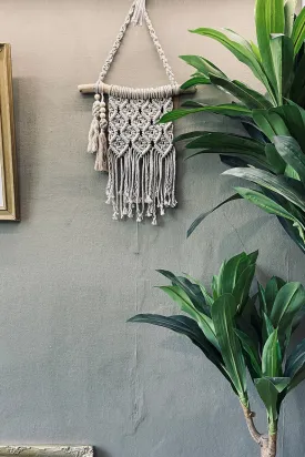 Wall macrame beige